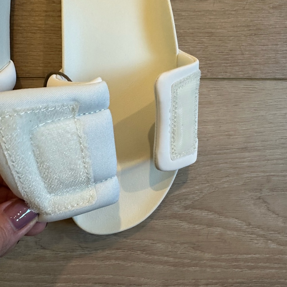 OluKai White Minimalist Sandals - Picture 3 of 4